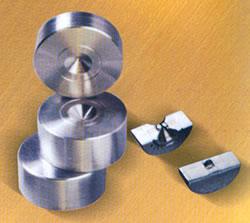 供應(yīng)各類模具及五金工具 鎢鋼模具、拉絲模具、絞線模、聚晶模具全方位解析